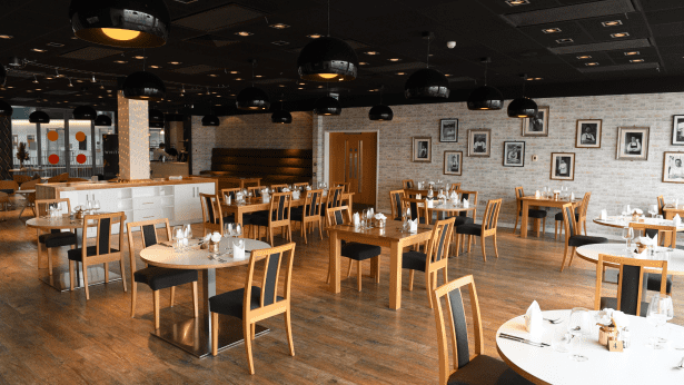 100 seater dinner service